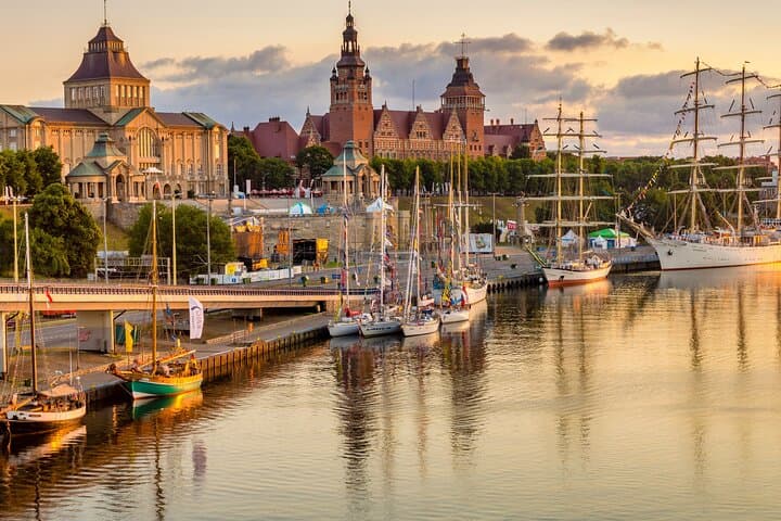 Usedom: 1-Day Trip to Szczecin Private Guided Tour
