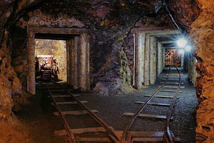Krakow: Bochnia Salt Mine Tour with Underground Train and Boat