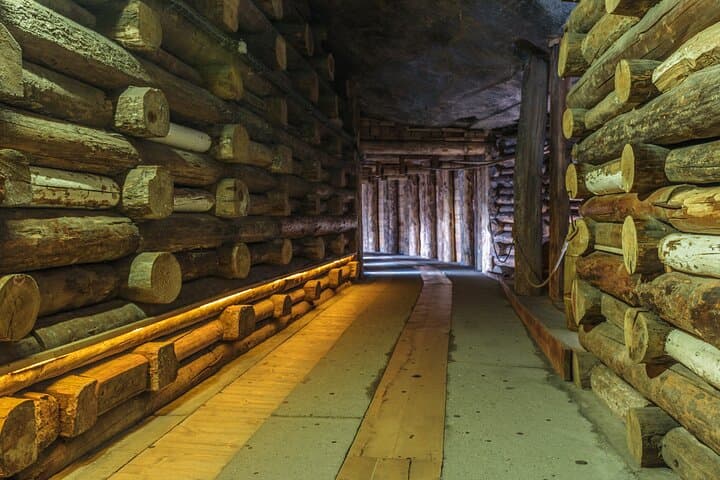 Wieliczka Salt Mine Guided Tour with Transport from Krakow