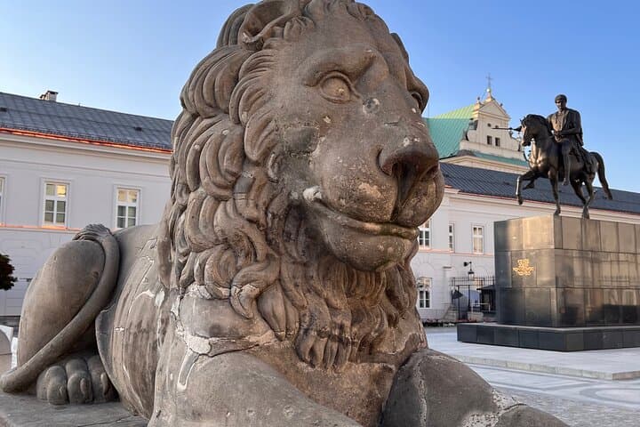 Presidential palace lions