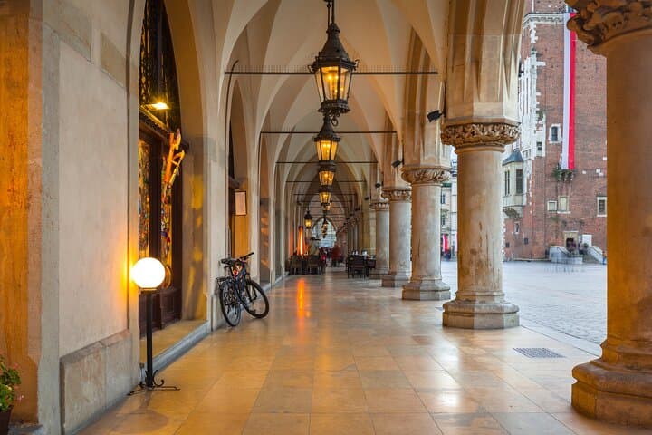 Krakow Old Town and Cloth Hall Private Guided Tour