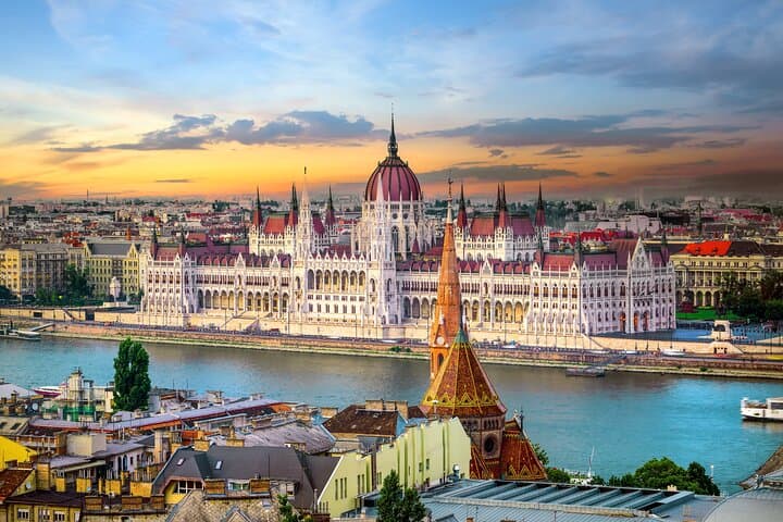Luxury Private Transfer from Krakow to Budapest