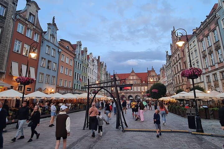 Lions & Unicorns of Gdańsk: Self-Guided Fantasy Puzzle Walk