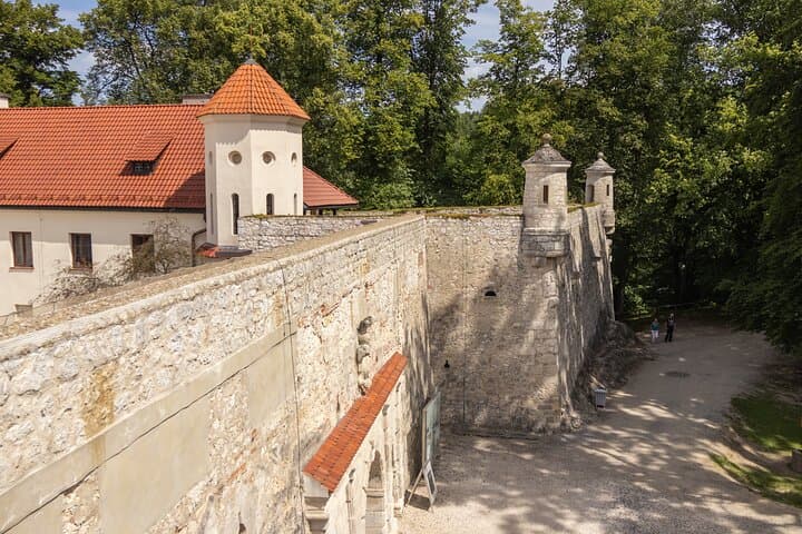 Pieskowa Skala Castle - curtain wall