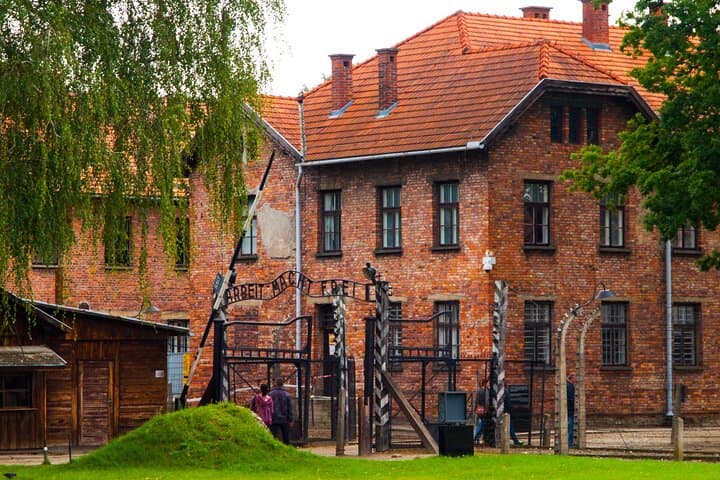 Wroclaw to Auschwitz-Birkenau Full-Day Trip by Private Car