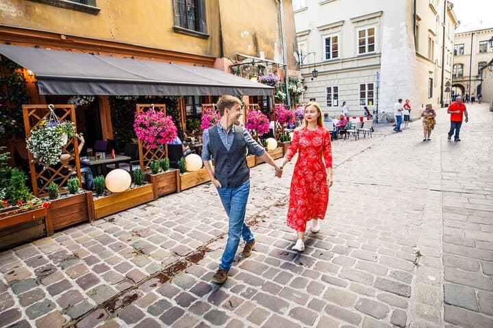 Fast Track Wawel Castle and Old Town Tour with Transfers