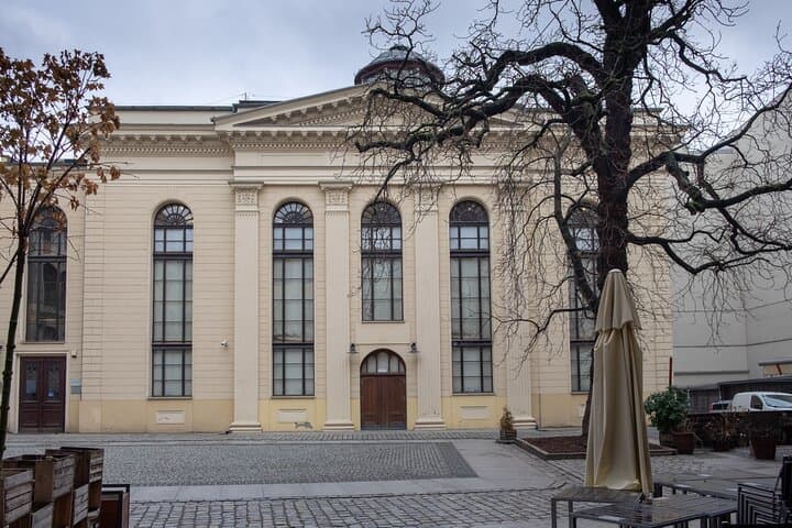 Wroclaw Jewish Quarter Private Guided Tour with Synagogue