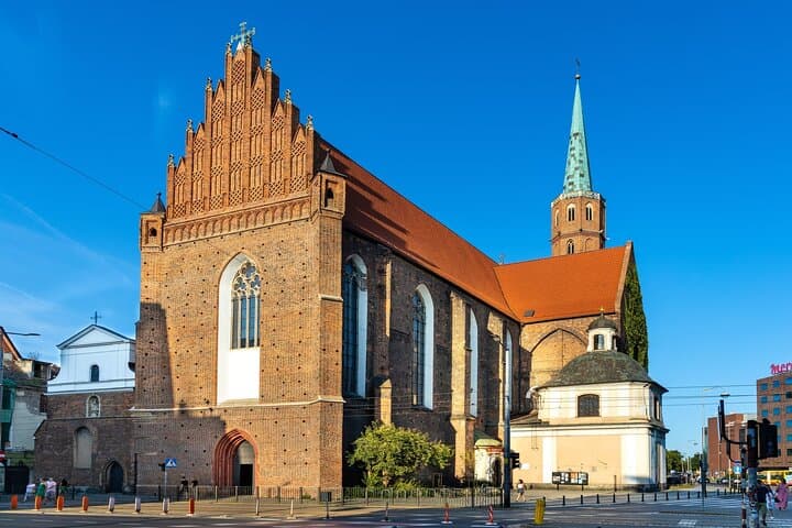 Skip-the-line National Museum and Old Town Private Tour