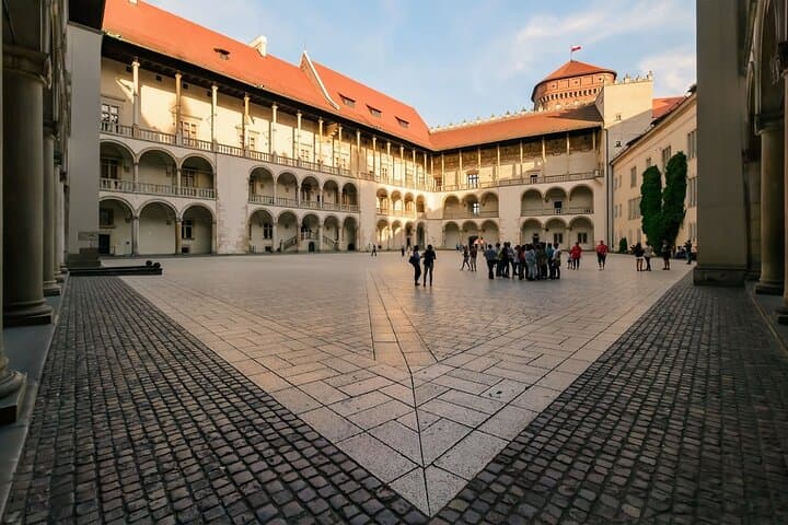 Wawel Castle and Cathedral with St Mary Basilica tour