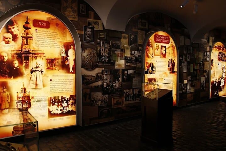 Krakow: John Paul II Home & Black Madonna Sanctuary - Guided Tour