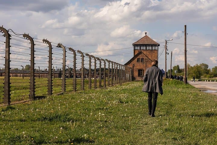From Krakow: Auschwitz, Birkenau & Monowitz Outdoor Guided Tour