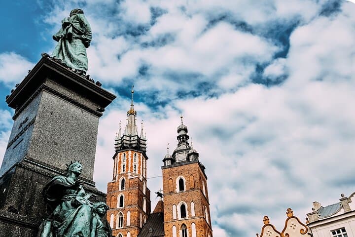 Krakow Scavenger Hunt & Highlights Self-Guided Walking Tour