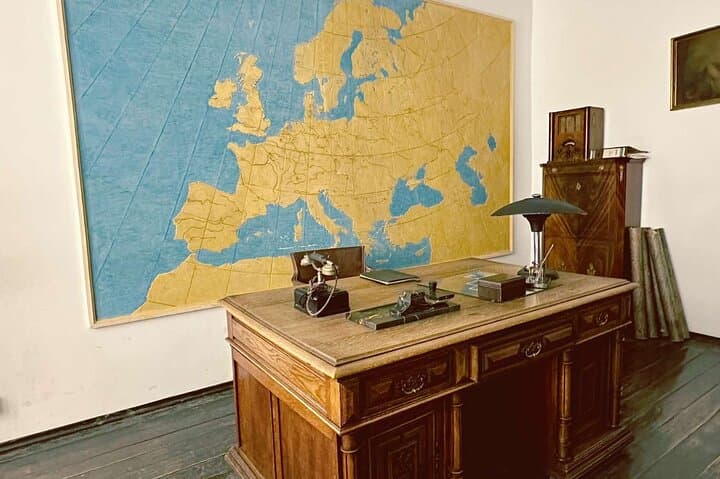Schindler's Factory and Krakow Ghetto Monty Private Walking Tour
