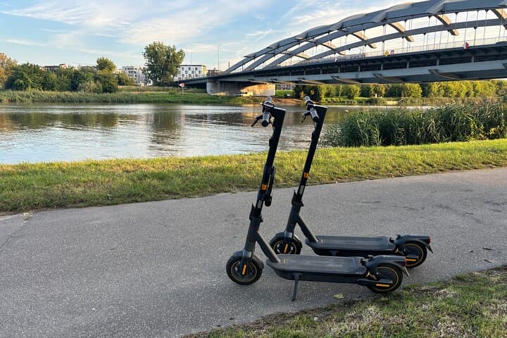 Krakow: Rent Electric Scooter Segway
