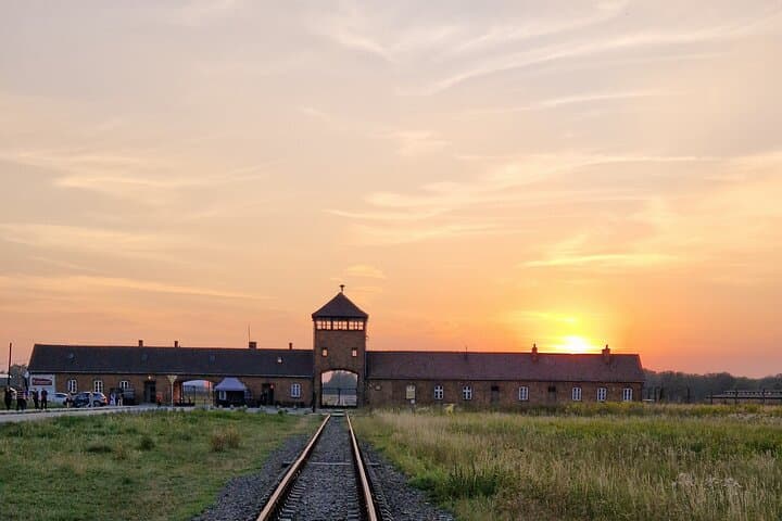 Private Taxi from Krakow to Auschwitz-Birkenau with Waiting