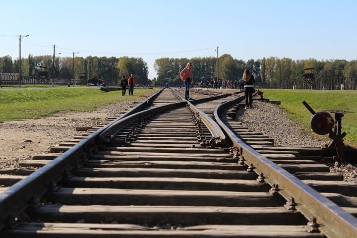 Krakow to Auschwitz-Birkenau: Private 2-way transfer