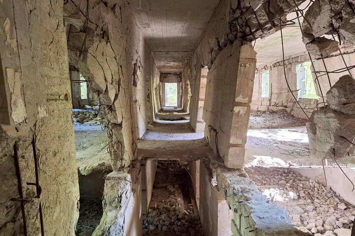 Zone II - security quarters