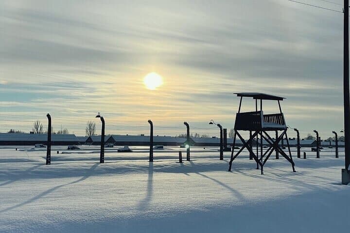 Small Group VIP Auschwitz Tour with Transportation