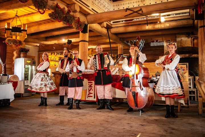 Krakow Evening Folk Show with Dinner and Drinks