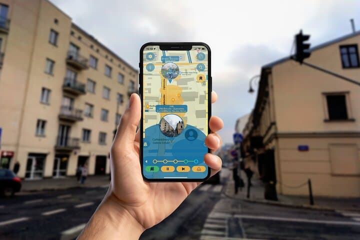 Warsaw Artist Studio GPS App Walking Tour Mobile Game