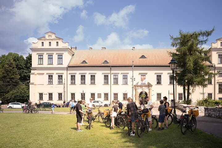 Evening 2h orientation Bike Tour of the Old Town and Wawel castle panorama