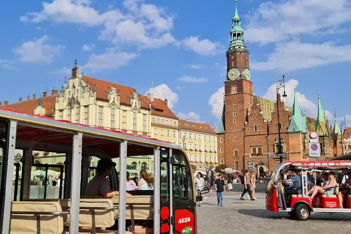 Wrocław for seniors, sightseeing of the city with 3 entry tickets