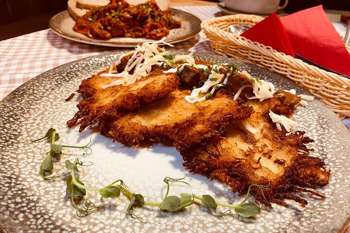 Krakow: 6-Course Full Polish Food & Vodka Tour
