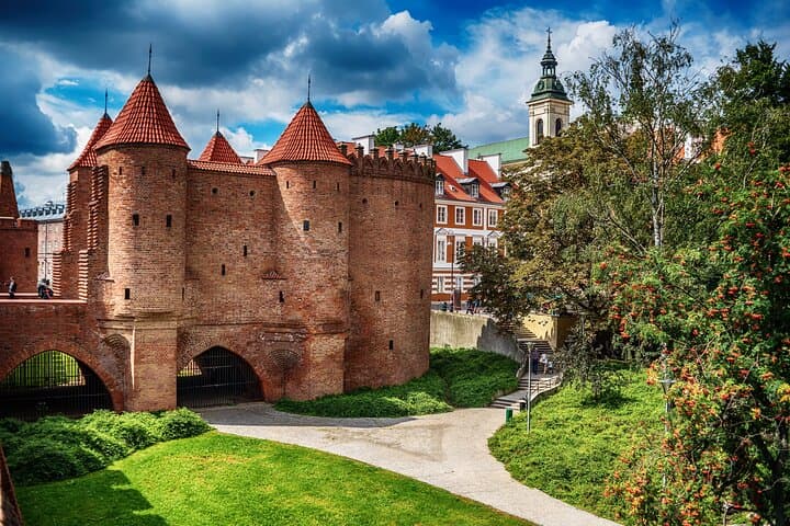 Private transfer from Gdansk to Warsaw with 2h of Sightseeing