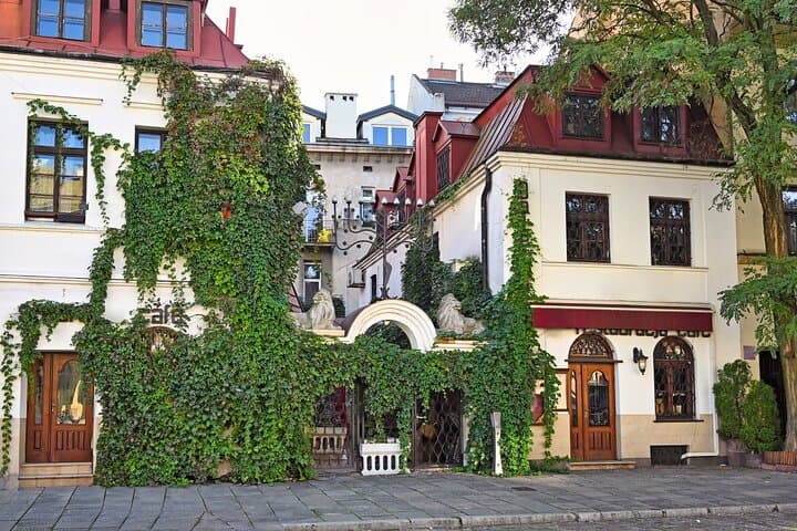 Discover Krakow's Jewish Heritage: Private Walking Tour