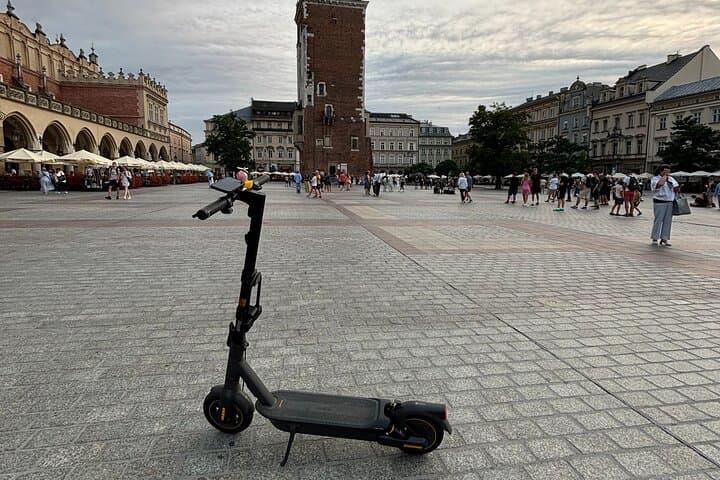 Kraków Guided E-Scooter Tour with Polish Food Tasting