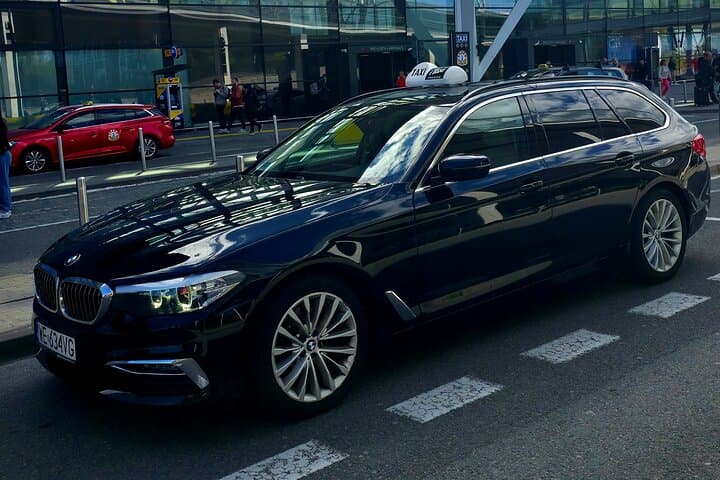 Poland Private Transfer from Gdańsk Airport to the City Center