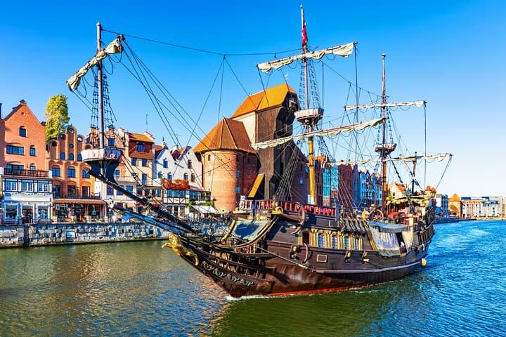 Private Transfer from Warsaw to Gdansk with 2h of Sightseeing