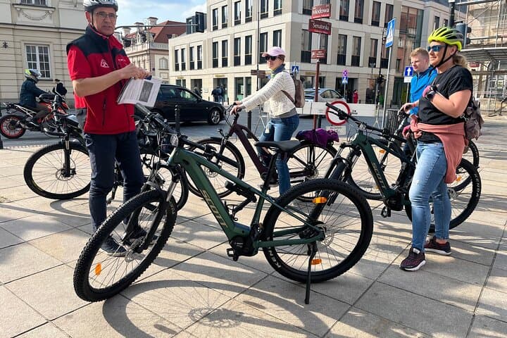 Chopin E-Bike Tour: Discover Warsaw's Musical Heritage
