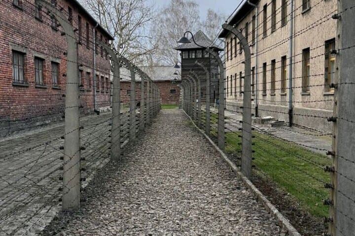 Auschwitz-Birkenau tour in Russian