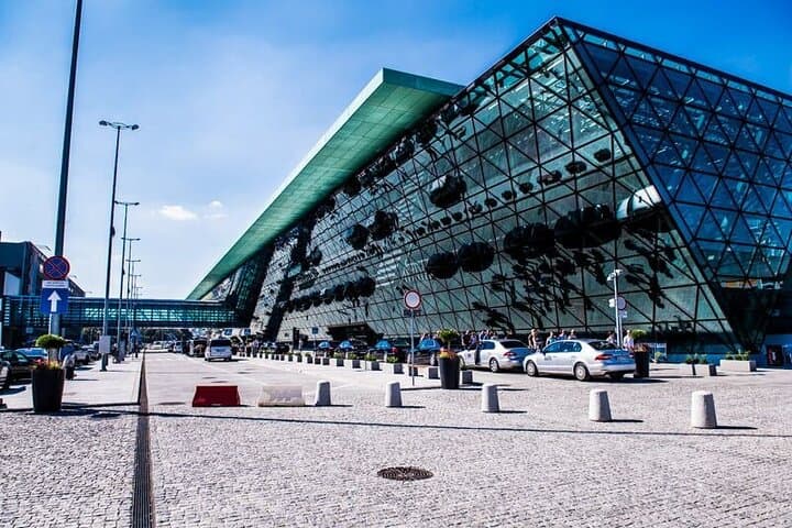 Private Transport from Airport to Krakow City Center Vice Versa