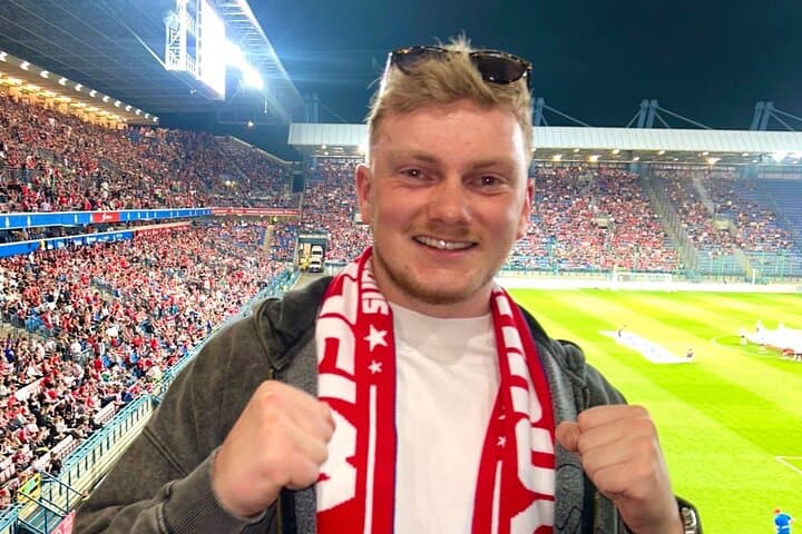 Krakow: Join a football match in Krakow together with a local