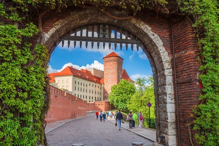 Krakow: Skip the Line Underground Museum Private Guided Tour