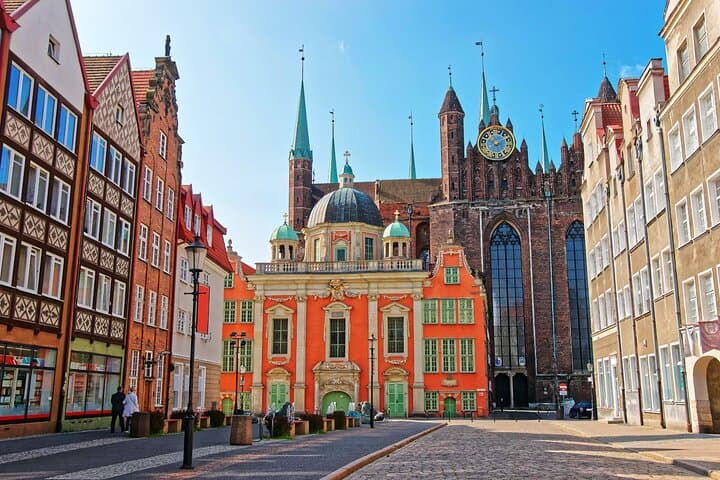 Gdansk 1-Day of Highlights Private Guided Tour and Transport