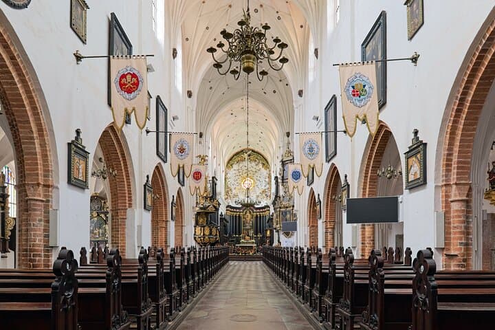 Gdansk 1-Day of Highlights Private Guided Tour and Transport