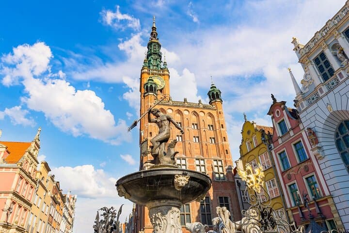 Wine and Food Tasting Tour in Gdansk Old Town