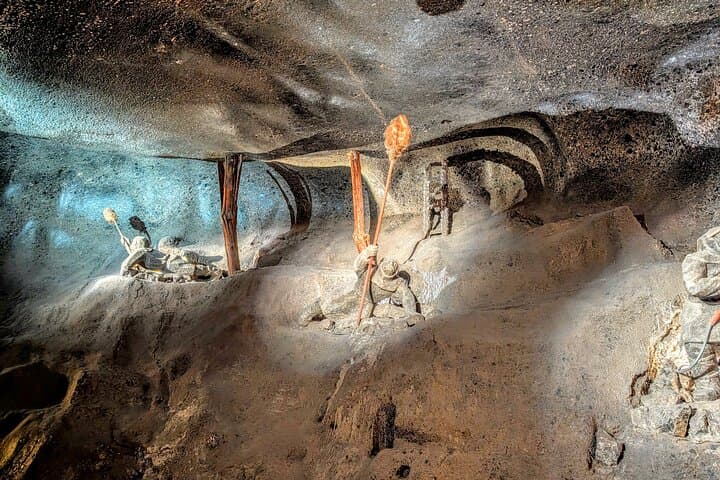 Krakow: Wieliczka Salt Mine Tour with Hotel Pickup
