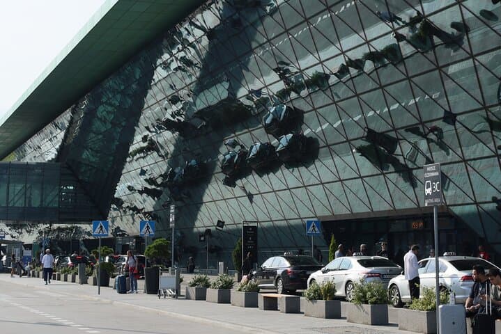Private Transport from Airport to Krakow City Center Vice Versa