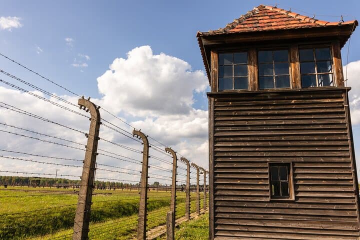 Auschwitz-Birkenau Guided Tour from Krakow with Hotel Pickup