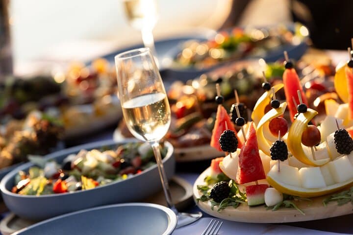 Vistula River Cruise with Polish Food and Drinks from Warsaw