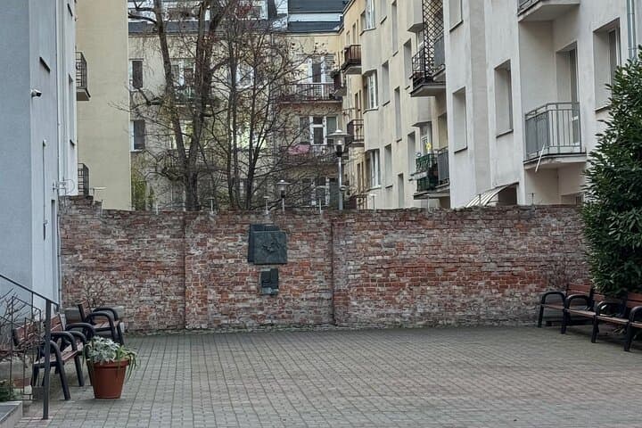 Ghetto wall