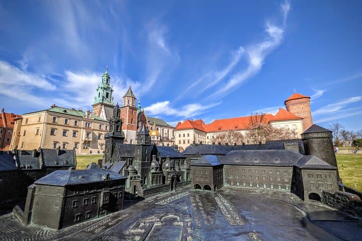 Old Town Krakow & Wawel Castle Walking Tour