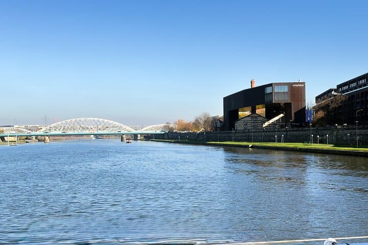 Krakow: River Cruise and Wieliczka Salt Mine Group Tour