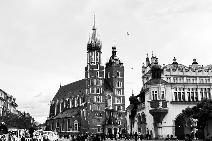 Terrifying Krakow: Haunted Old Town Guided Tour