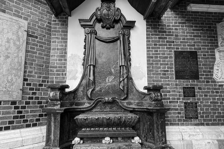 Terrifying Krakow: Haunted Old Town Guided Tour