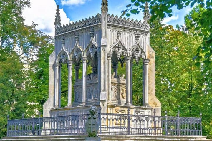 Wilanów Palace Grounds: A Self-Guided Audio Tour